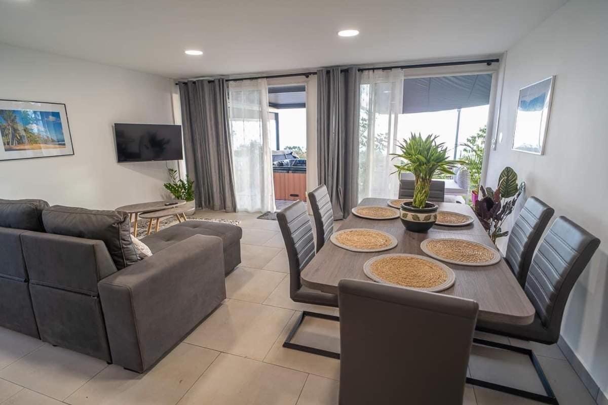 Villa, Lossy 勒唐蓬 外观 照片