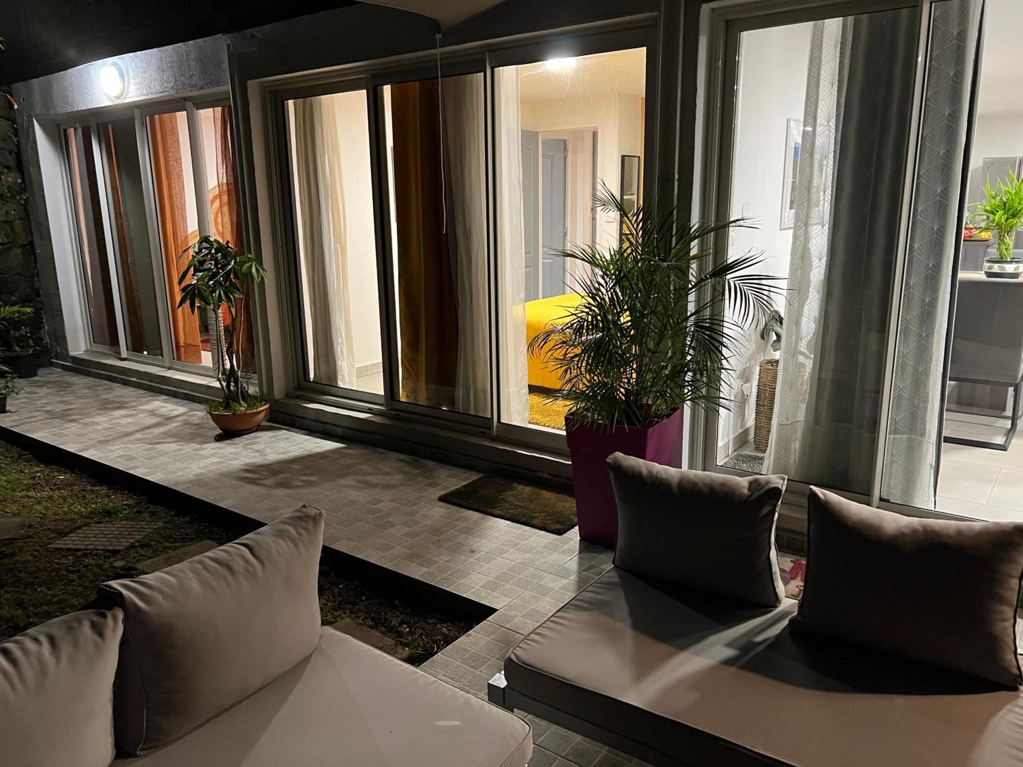 Villa, Lossy 勒唐蓬 外观 照片